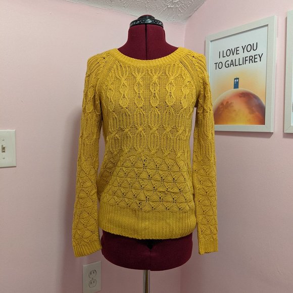 Sparrow Yellow sweater - Picture 1 of 6